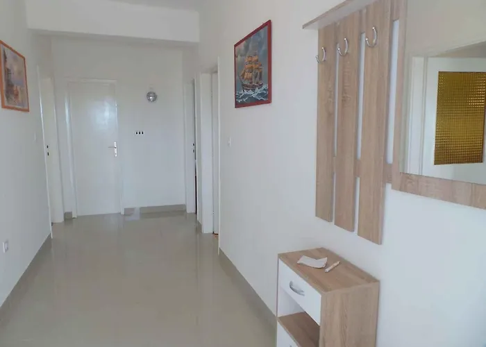 In With Sea View, Balcony, Air Conditioning, Wifi 809-2 Апартаменты *