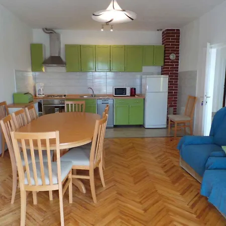 In With Sea View, Balcony, Air Conditioning, Wifi 809-2 Apartman *